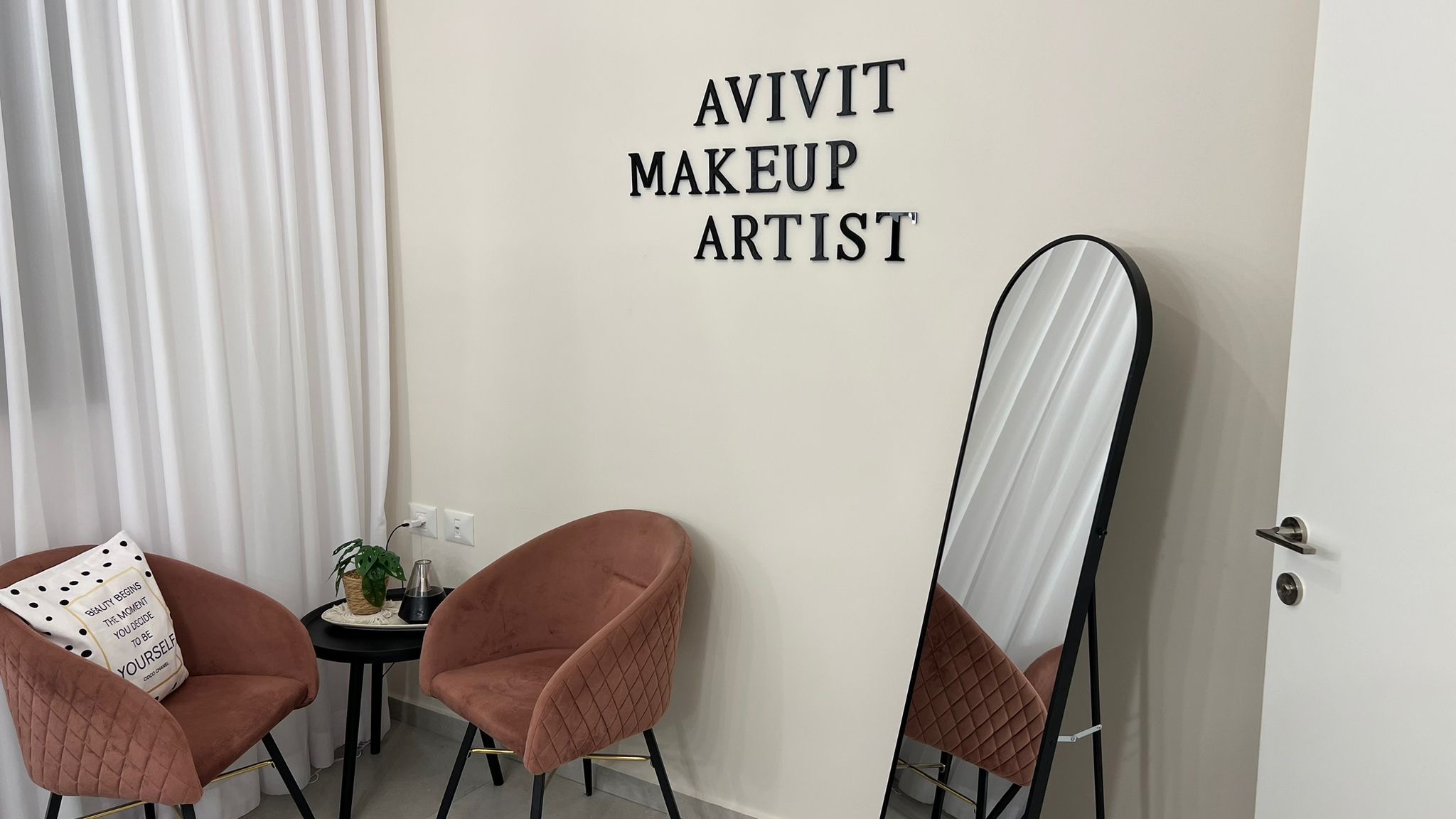 Professional Makeup Artist, makeup workshop